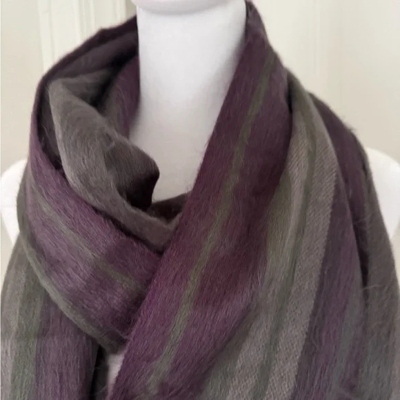 Elegant Purple and Gray Striped Scarf - BRAND NEW WITH TAGS - Picture 3 of 6